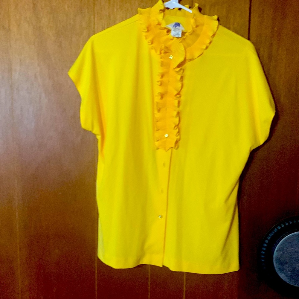 Marci modes New York button up blouse